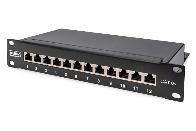 Panel de parcheo DIGITUS de 10 pulgadas y doce puertos Cat 6A apantallado en una caja metálica negra