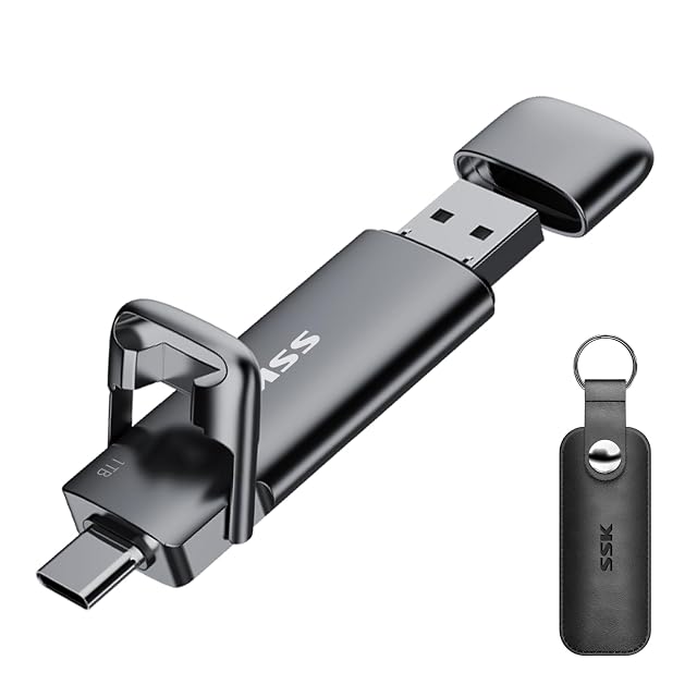 Unidad SSD portátil SSK SD301 de 1 TB en forma de llave, con clavijas USB-C y USB-A en el cuerpo